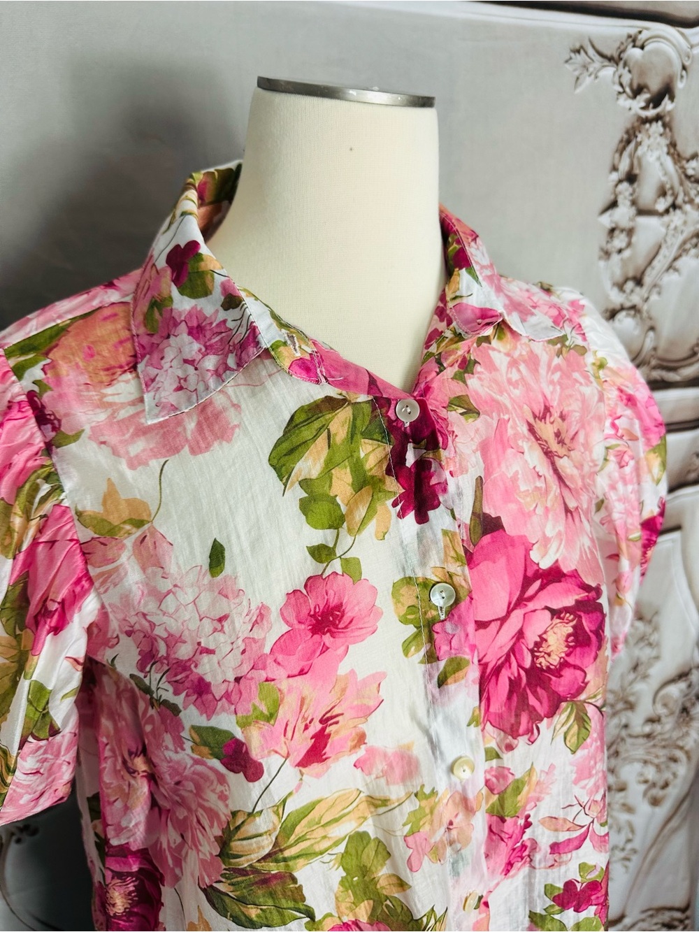 Pink Floral Puff-Sleeve Button-Down Shirt - Picture 4 of 10